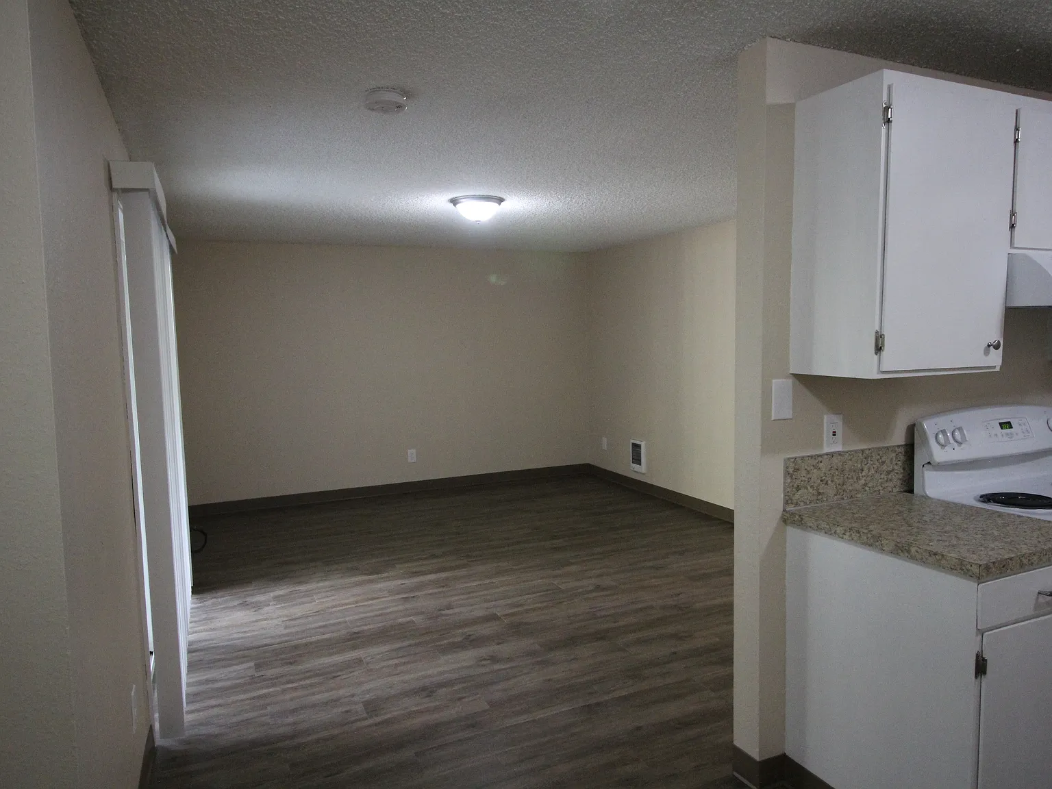 2 bed, 800 sqft, $1,415 — Photo 3