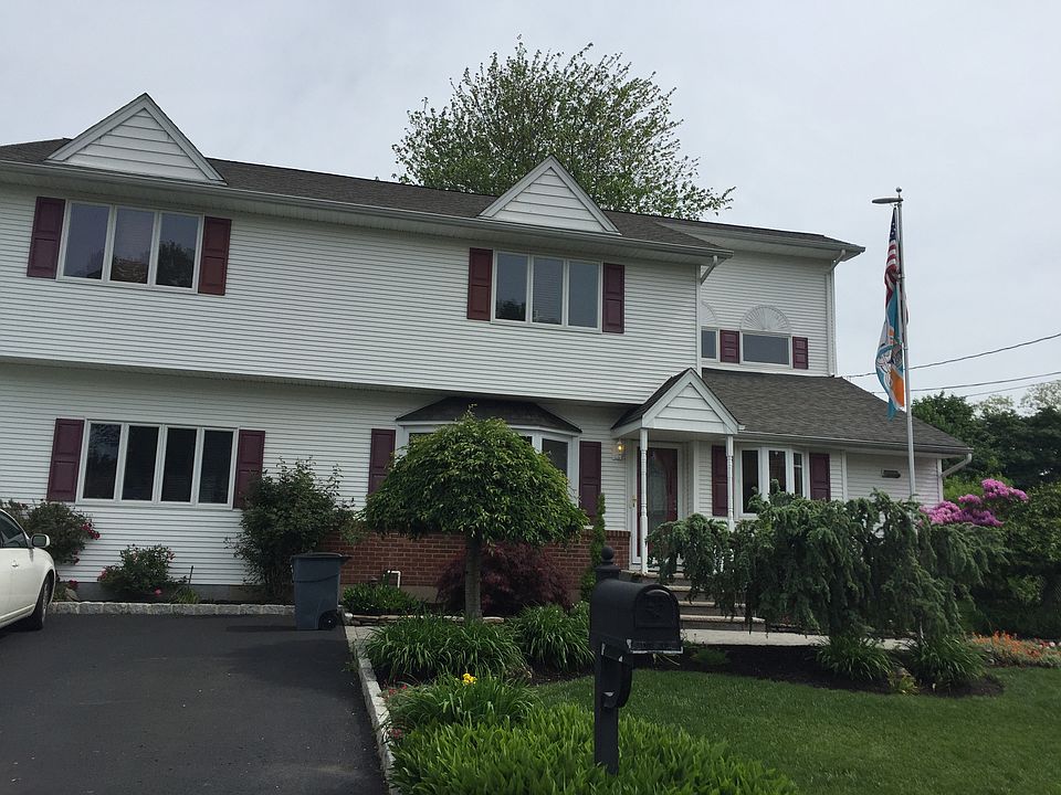 1st image of 16 Brooks Dr
