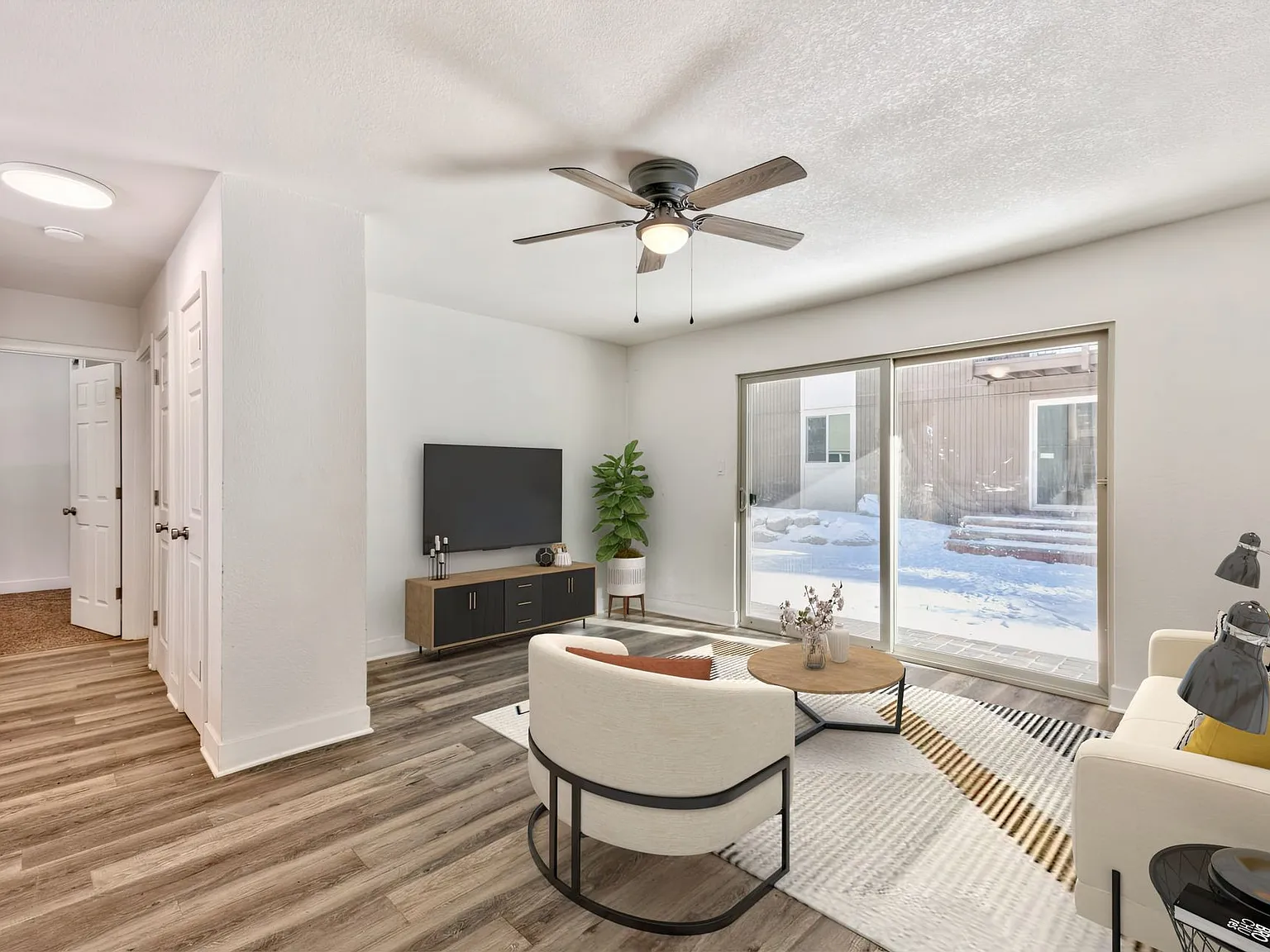 2 bed, 850 sqft, $1,995 — Photo 4