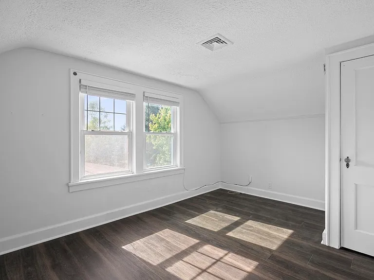 305 Columbus Ave #2 — Photo 10