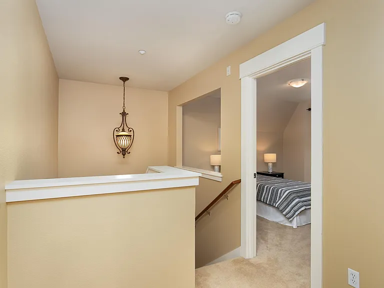 1348 Bellevue Way SE #1348 — Photo 12