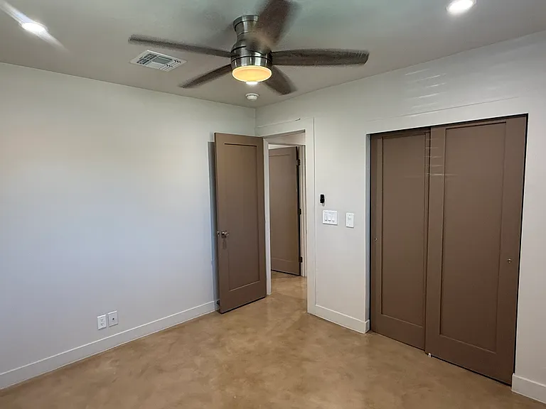 426 S Stratford Dr — Photo 26