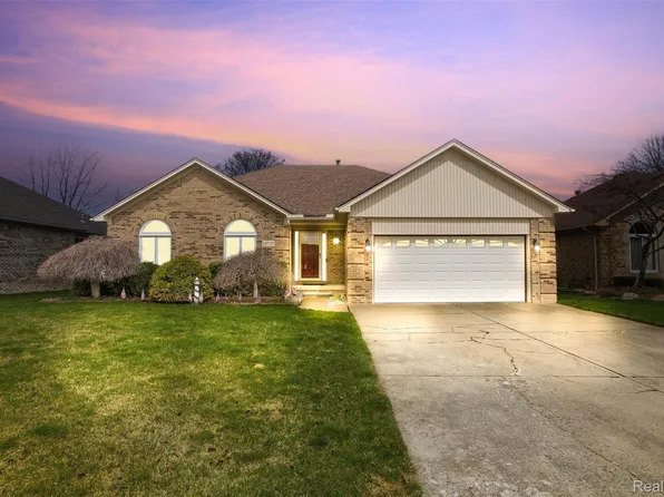 28737 Stonehenge Dr, Chesterfield, MI 48047