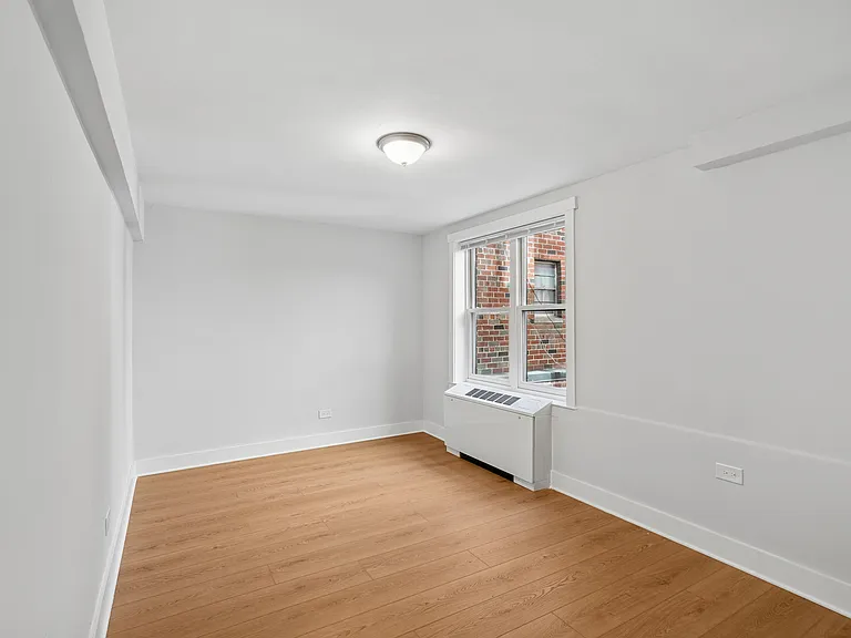1540 Pelham Pkwy S #1G — Photo 9