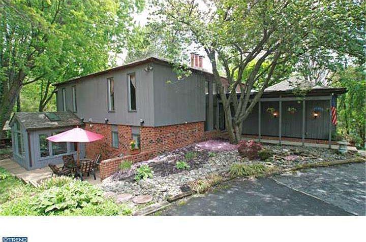 1st image of 528 Wayland Dr