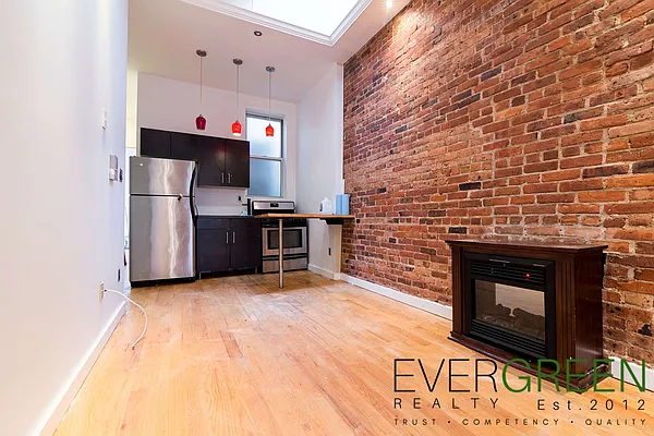 Rented by Pinn Realty | media 20