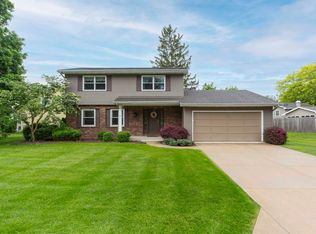 1402 Hampshire Dr, South Bend, IN