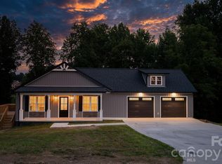128 Buck Shoals Cir, Hudson, NC 28638
