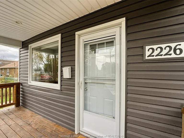2226 Mercer St — Photo 4