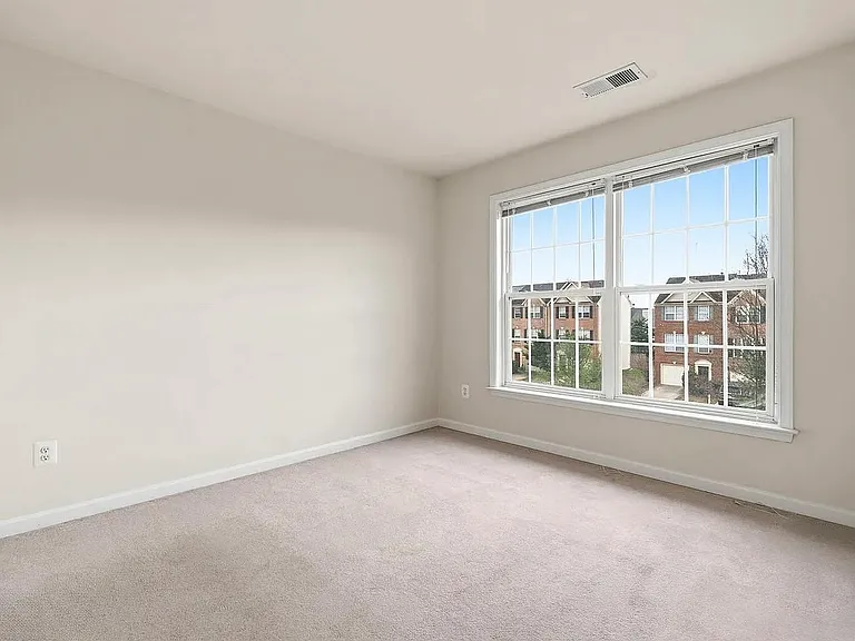 5526 Sacramento Mews Pl — Photo 30