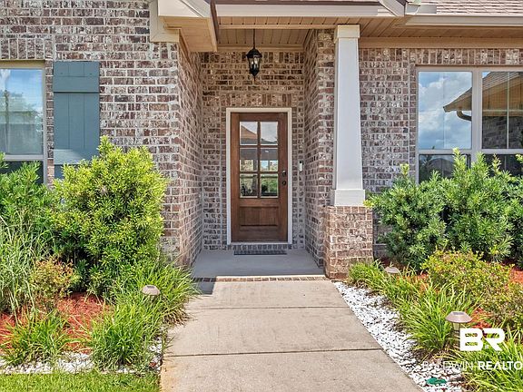 3rd image of 27138 Gramercy Ln
