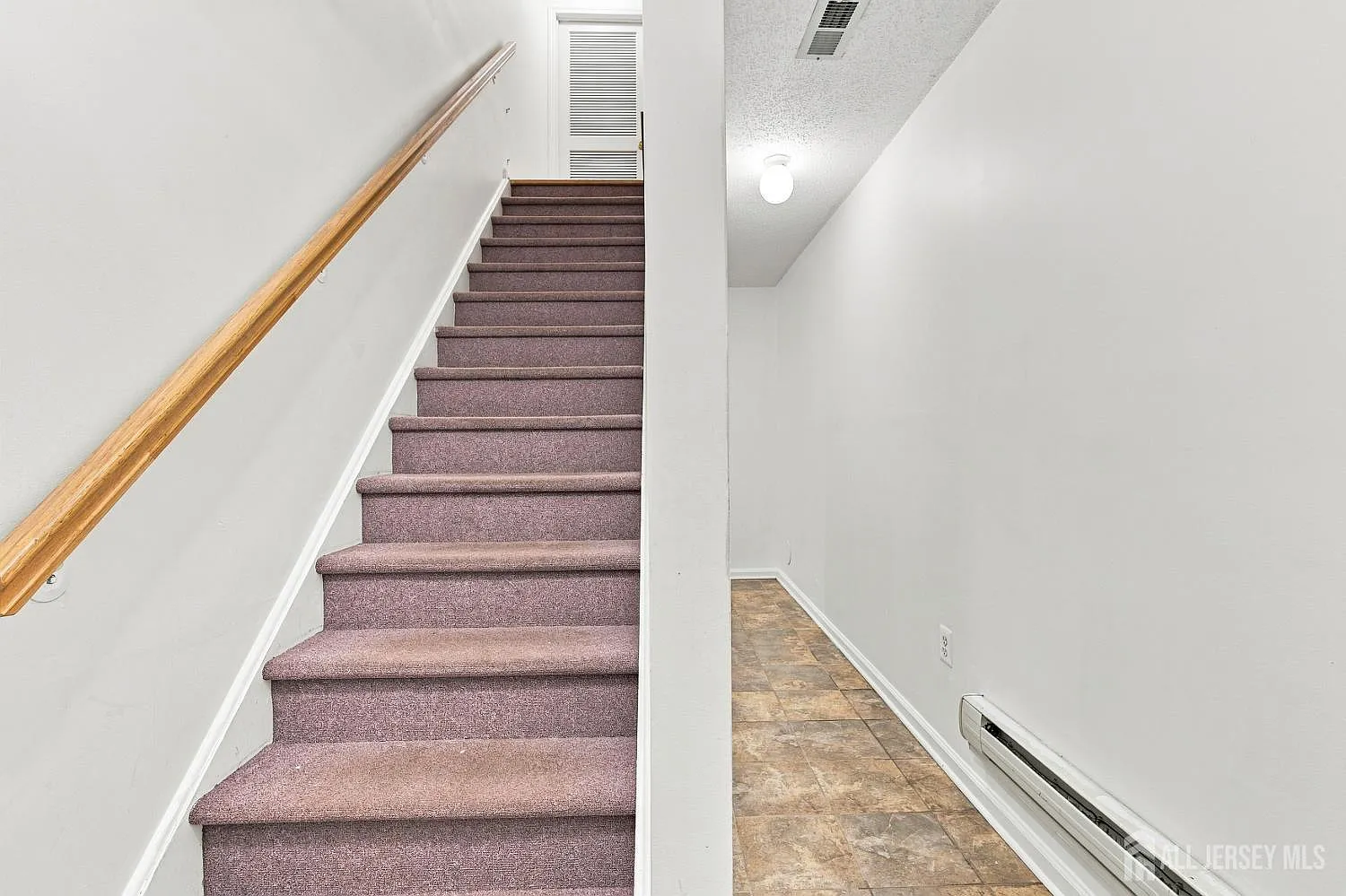 3 bed, 2.5 bath, 1587 sqft, $3,000 — Photo 2