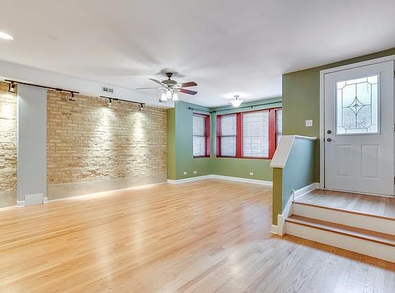 3rd image of 2621 N California Ave #1