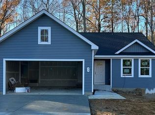 99 Highgate Dr, Hartfield, VA 23071