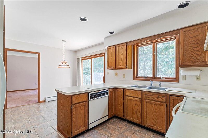 4th image of 29 Knollwood Drive