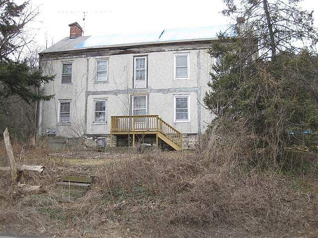 2nd image of 471 Sawkill Rd
