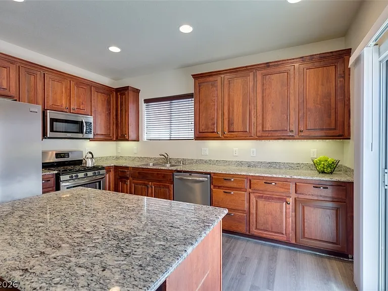 3305 Umbria Gardens Ave — Photo 12