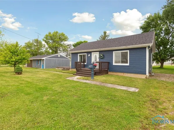 212 Bank St, Oak Harbor, OH 43449