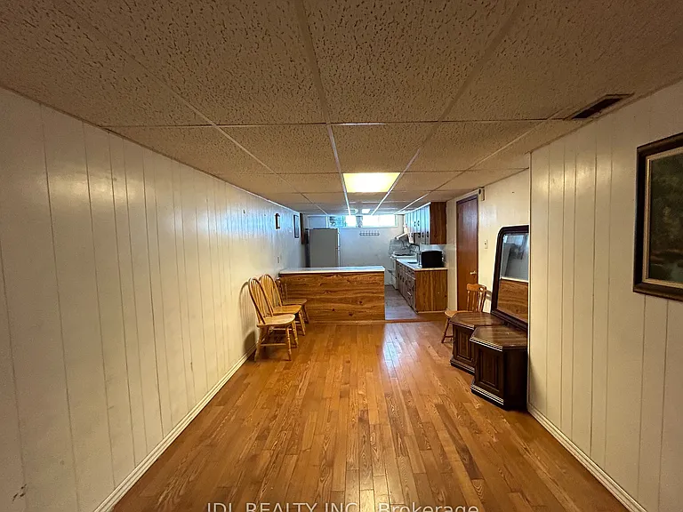 8 Highwood Ave #BASEMENT — Photo 3