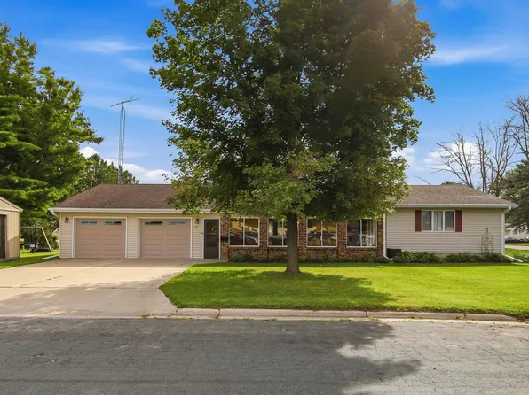 211 4th Ave NW, Blooming Prairie, MN 55917