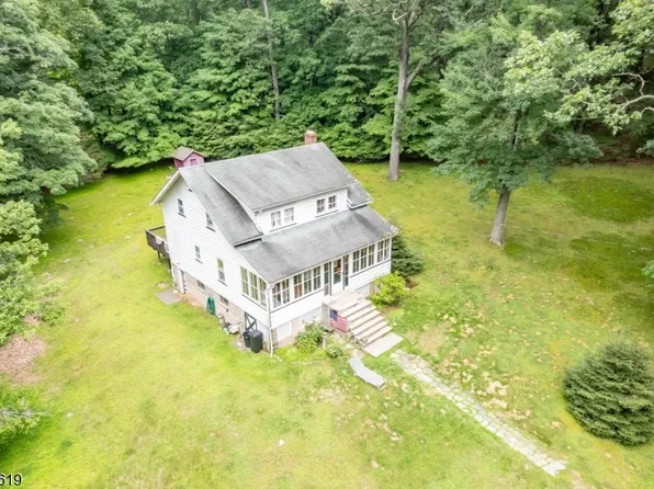 121 Townsend Rd, Wanaque Boro, NJ 07465