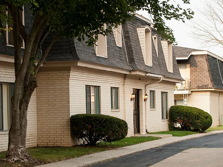 Autumn Creek Apartment Homes — Photo 11