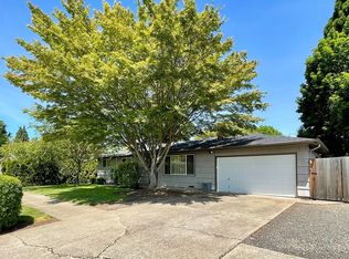 2769 Jeppesen Acres Rd, Eugene, OR 97401