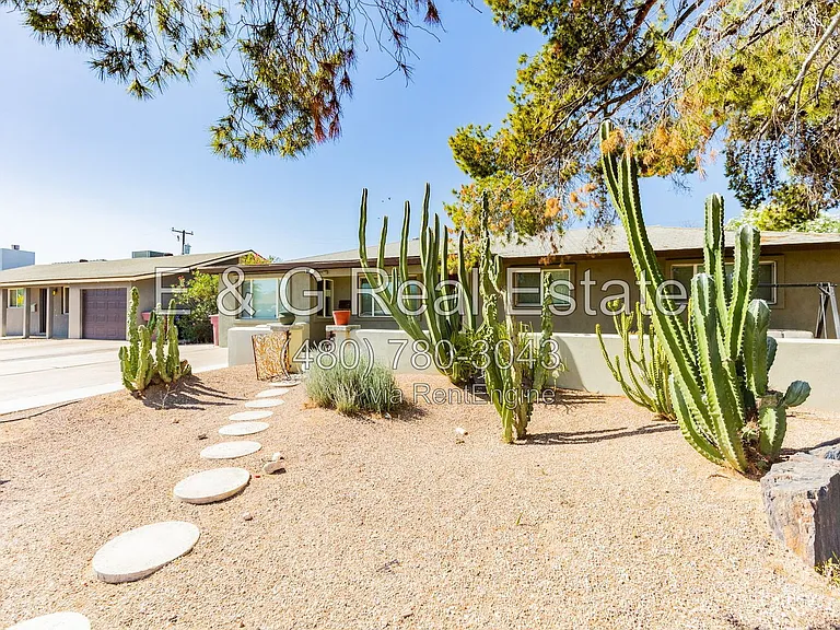 6552 E 2nd St — Photo 3