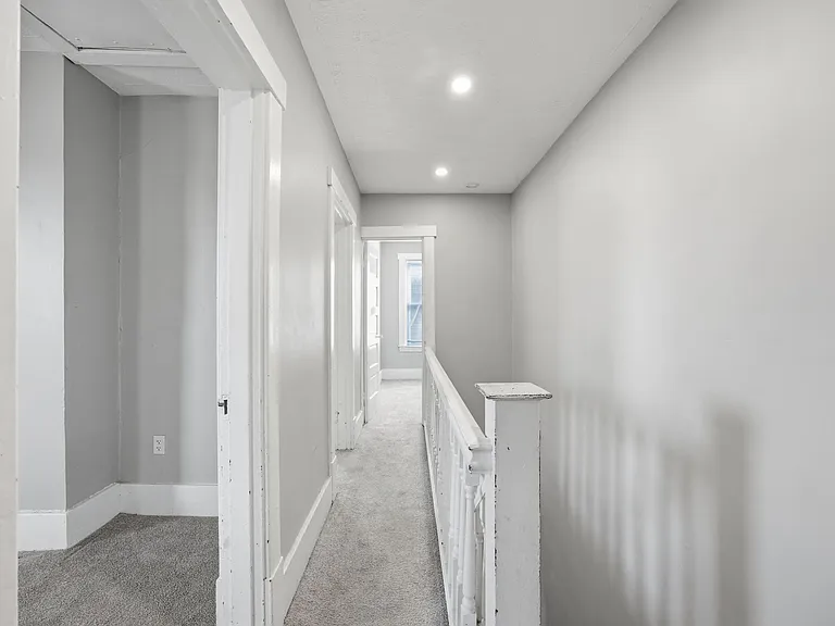 827 Hinnerman St — Photo 4