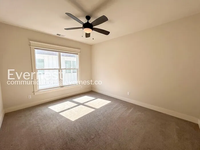 520 Moore Ave — Photo 28