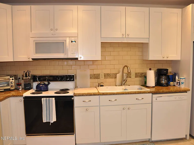 10 10th St #33 — Photo 9
