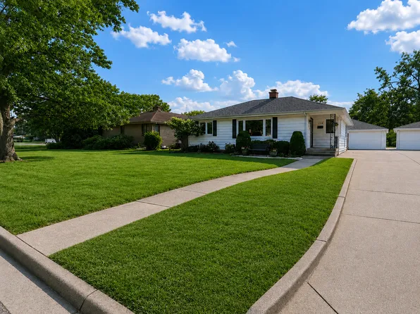 1235 Grandview Ave, Lockport, IL 60441