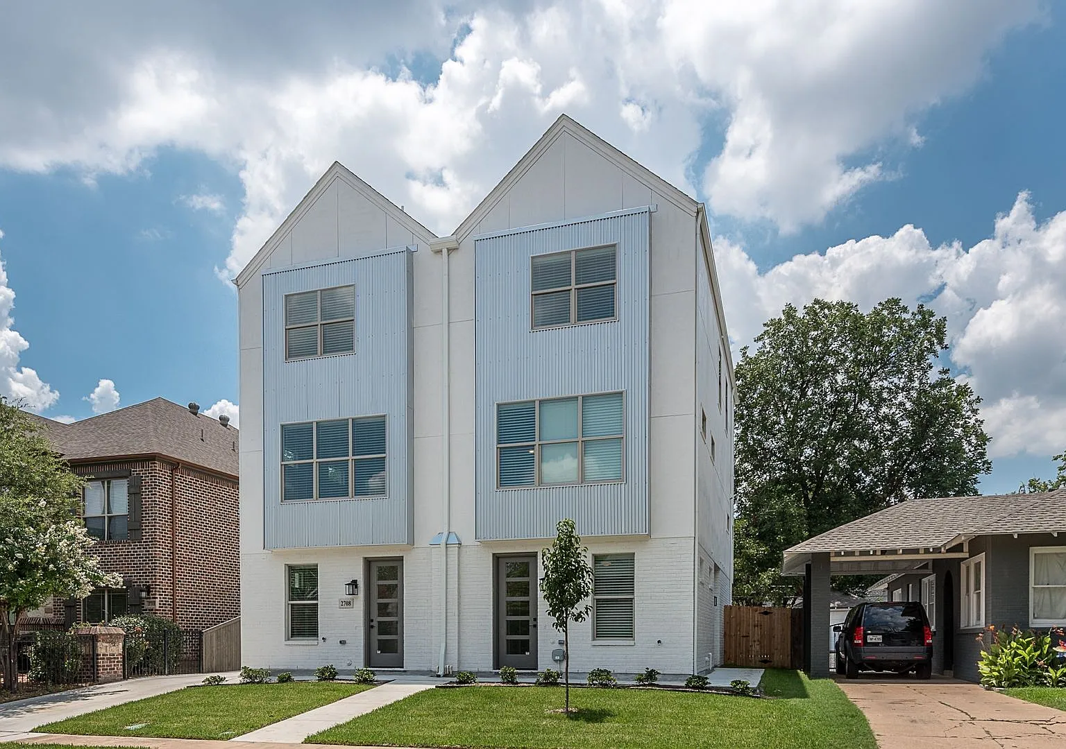 ** Move In Summer July 30th 2027 * $6500 ** 5-Bed 5.5 Bath 6 Minute Walk To Tcu Campus — Photo 2