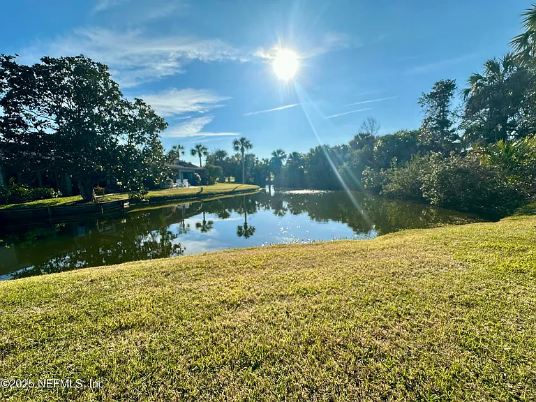 9942 Sawgrass Dr E — Photo 3