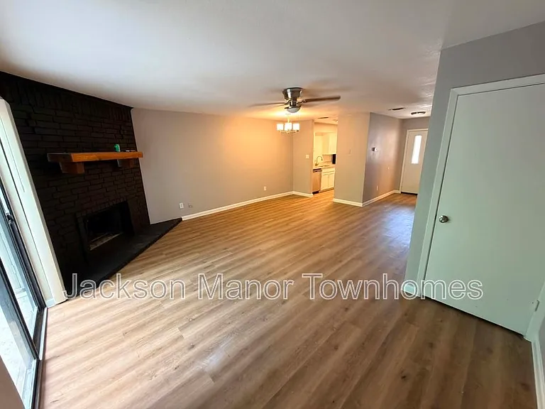 3000 Webb Ave #702 — Photo 4