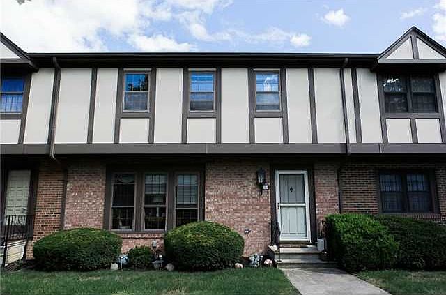 1st image of 35 Knollwood Dr
