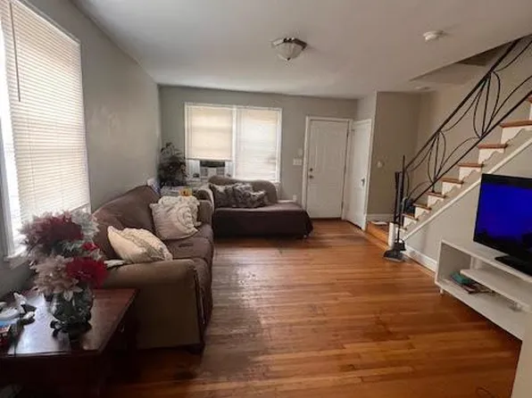 6213 N Howard St, Philadelphia, PA 19120