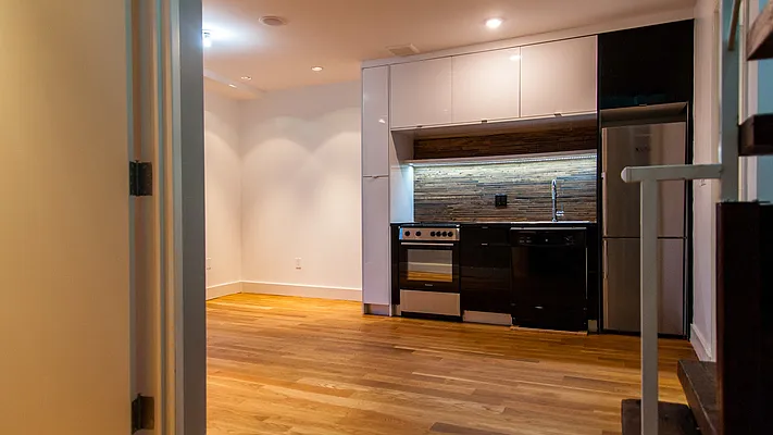 Rented by Nooklyn NYC LLC | media 38