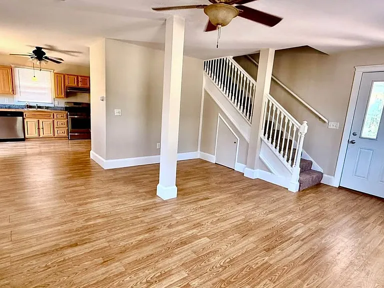 31 Peachtree Rd — Photo 12