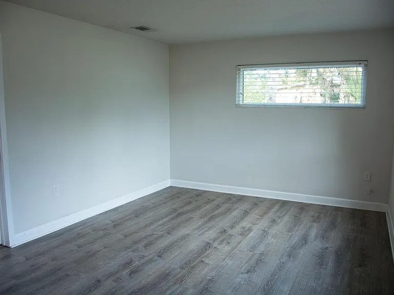 86 Hurwood Ave — Photo 27