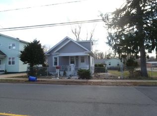 310 Suttons Ln, Edison, NJ 08817