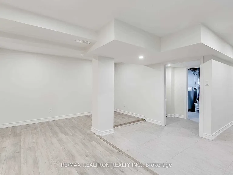 27 Highland Park Blvd — Photo 24