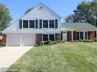 8901 Paddock Ln, Potomac, MD 20854