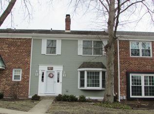 1537 Wedgefield Cir, Naperville, IL 60563