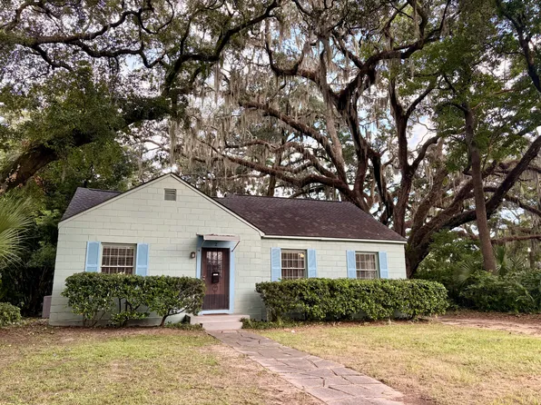 2 Bee Rd, Savannah, GA 31404