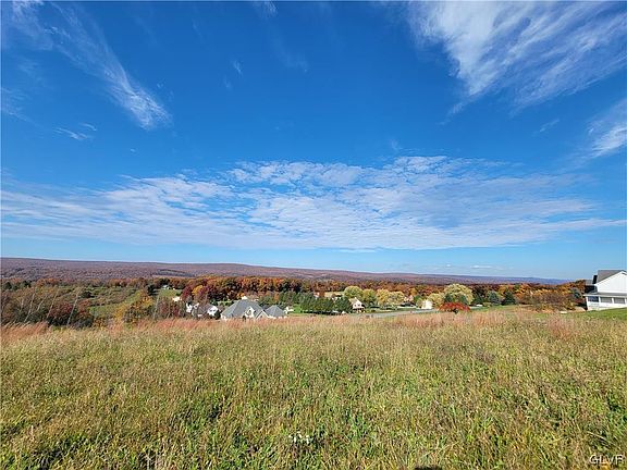 3rd image of Courtland Ct W