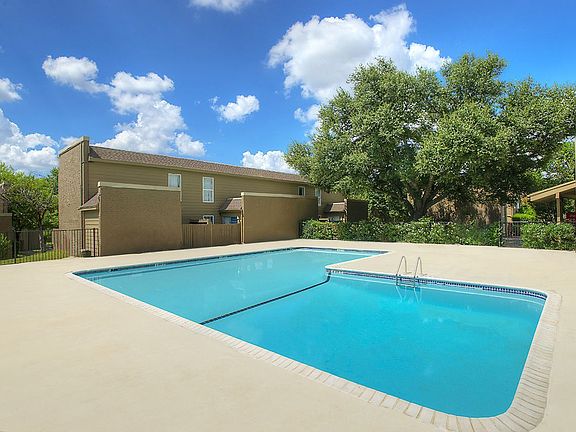 CrestWind Townhomes and Apartment Rentals - San Antonio, TX | Zillow