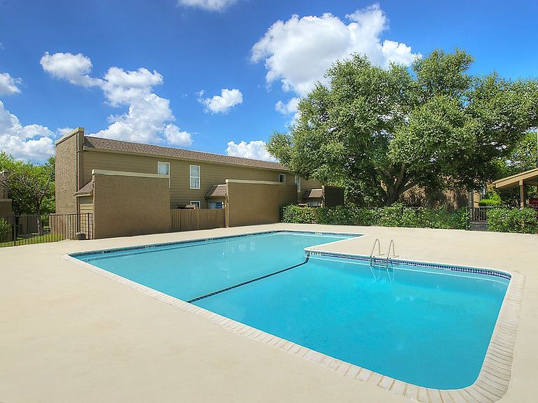 CrestWind Townhomes and Apartment Rentals - San Antonio, TX | Zillow