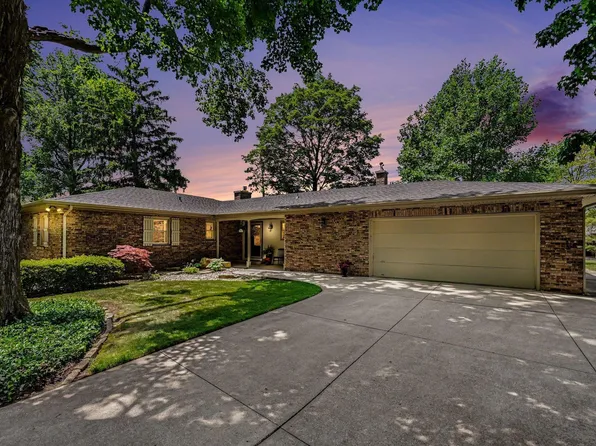 4 Arbor Ct, Nappanee, IN 46550