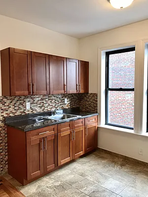 Rented by Zikos Realty Services | media 4